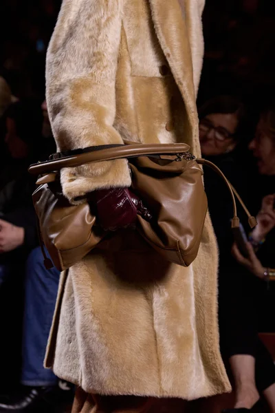 Look 61